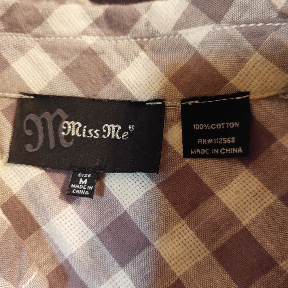 Miss Me Ladies Short Sleeve Western Snap Front Top- size M - Picture 2 of 4